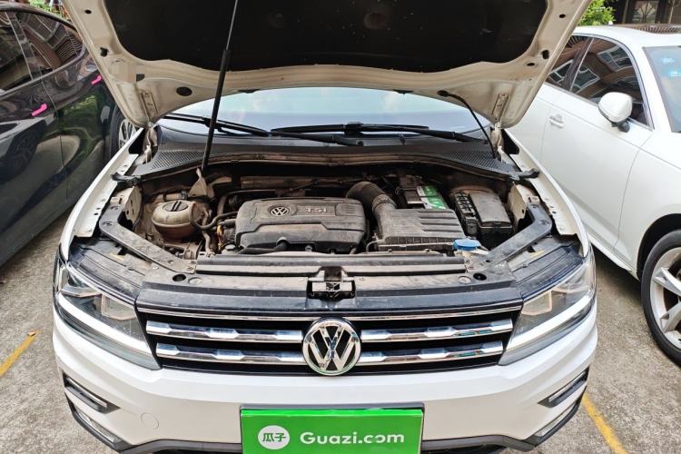 Used Volkswagen Tiguan L 2017 330TSI Automatic Two-Wheel Drive Luxury Edition Engine Bay