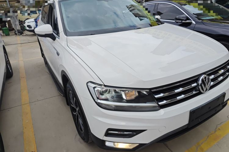 Used Volkswagen Tiguan L 2017 330TSI Automatic Two-Wheel Drive Comfort Edition Exterior 1