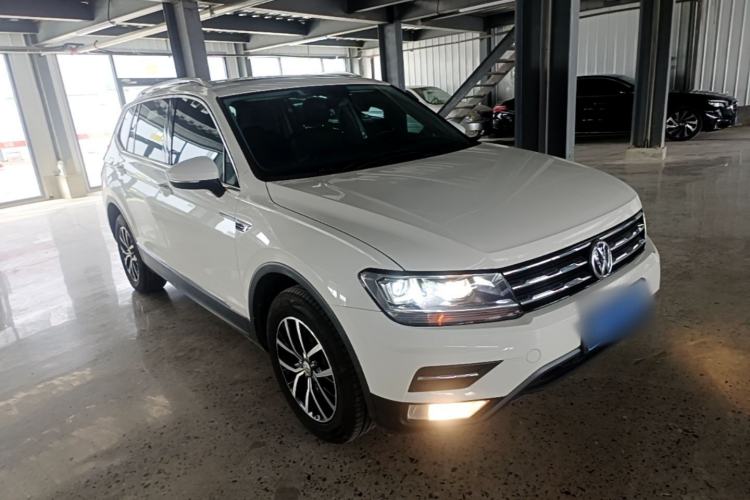 Used Volkswagen Tiguan L 2017 330TSI Automatic Two-Wheel Drive Luxury Edition Exterior 1