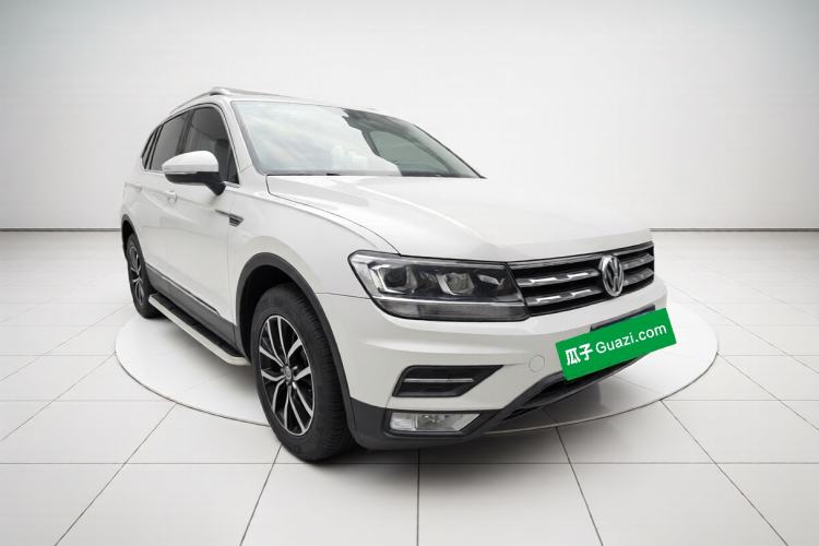Used Volkswagen Tiguan L 2017 330TSI Automatic Two-Wheel Drive Comfort Edition Exterior 2
