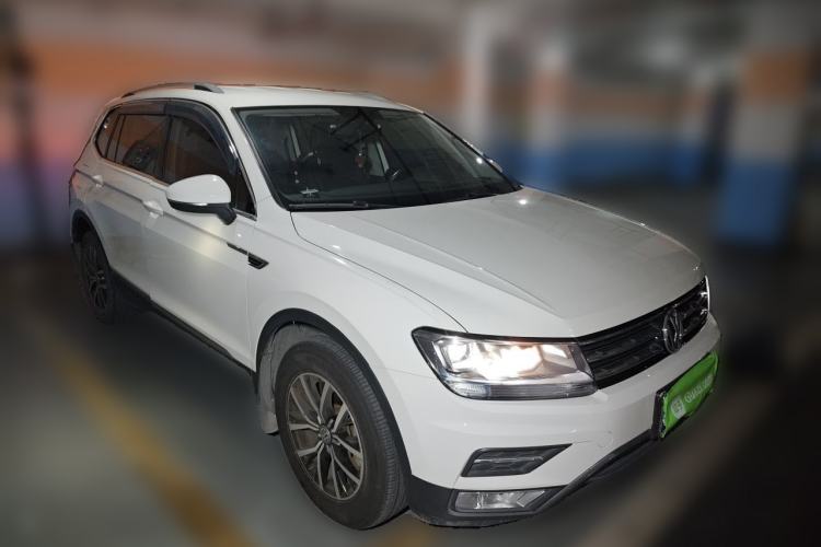 Used Volkswagen Tiguan L 2017 330TSI Automatic Two-Wheel Drive Comfort Edition Exterior 2
