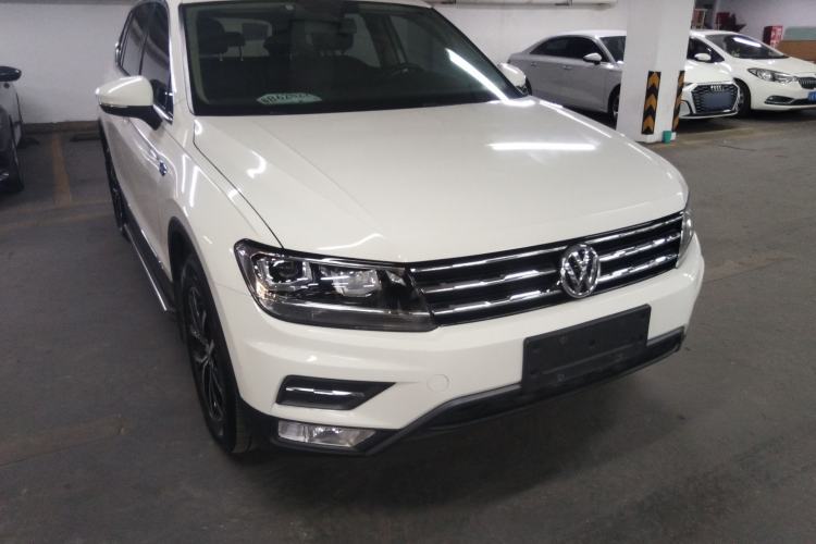 Used Volkswagen Tiguan L 2017 330TSI Automatic Two-Wheel Drive Comfort Edition Exterior 2
