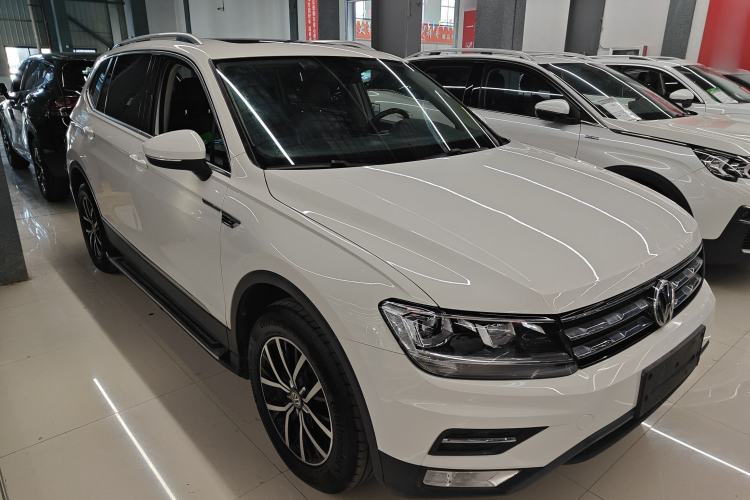 Used Volkswagen Tiguan L 2017 330TSI Automatic Two-Wheel Drive Luxury Edition Exterior 2