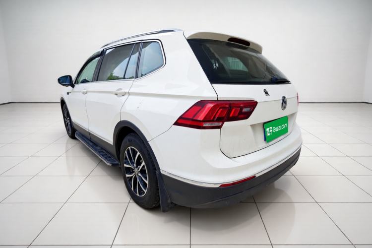 Used Volkswagen Tiguan L 2017 330TSI Automatic Two-Wheel Drive Luxury Edition Exterior 3