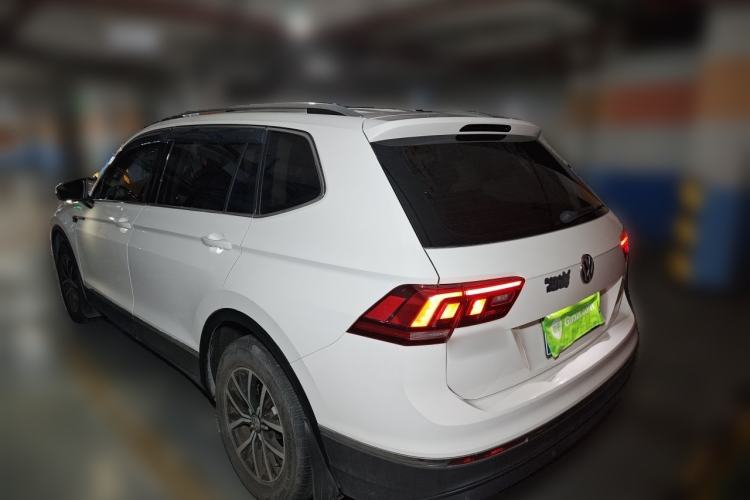 Used Volkswagen Tiguan L 2017 330TSI Automatic Two-Wheel Drive Comfort Edition Exterior 3