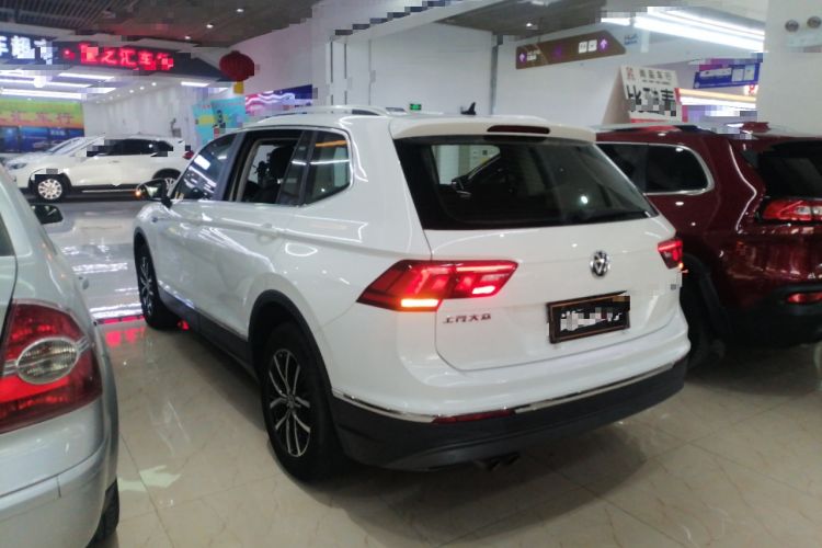 Used Volkswagen Tiguan L 2017 330TSI Automatic Two-Wheel Drive Luxury Edition Exterior 3