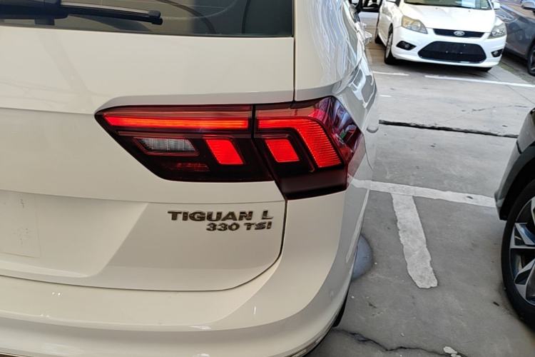 Used Volkswagen Tiguan L 2017 330TSI Automatic Two-Wheel Drive Luxury Edition Exterior 3