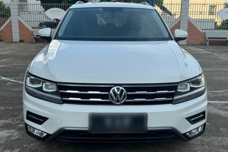 Used Volkswagen Tiguan L 2017 330TSI Automatic Two-Wheel Drive Comfort Edition Exterior 4