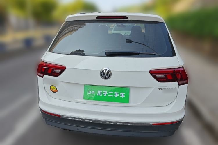 Used Volkswagen Tiguan L 2017 330TSI Automatic Two-Wheel Drive Luxury Edition Exterior 4