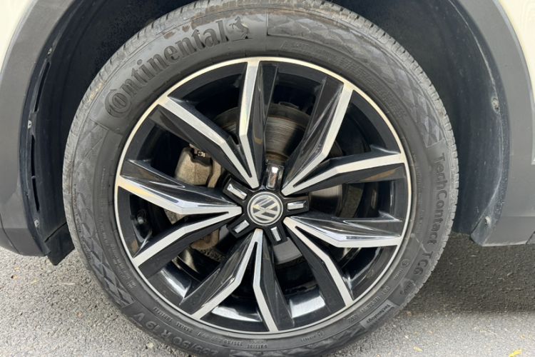 Used Volkswagen Tiguan L 2017 330TSI Automatic Two-Wheel Drive Flagship Edition Exterior 4