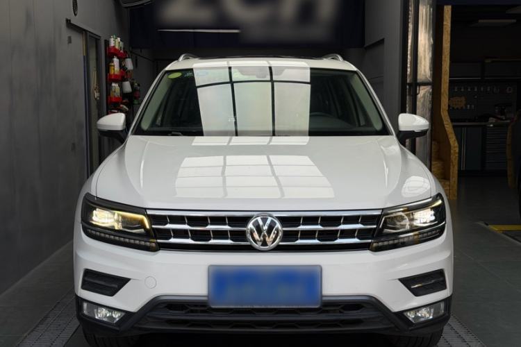 Used Volkswagen Tiguan L 2017 380TSI Automatic All-Wheel-Drive Luxury Edition Exterior 4