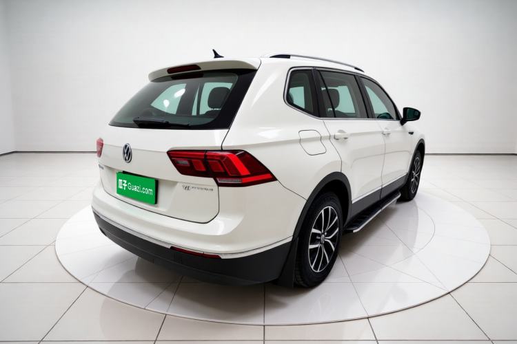 Used Volkswagen Tiguan L 2017 330TSI Automatic Two-Wheel Drive Luxury Edition Exterior 5