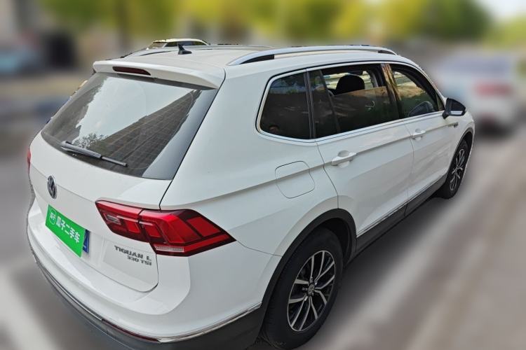 Used Volkswagen Tiguan L 2017 330TSI Automatic Two-Wheel Drive Luxury Edition Exterior 5