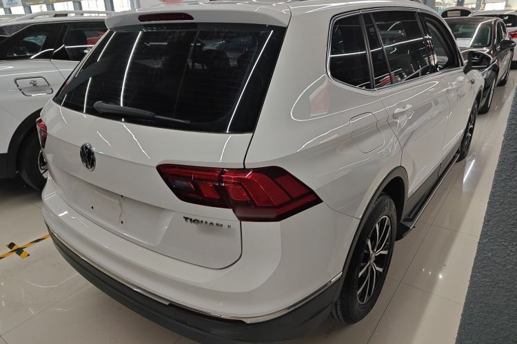 Used Volkswagen Tiguan L 2017 330TSI Automatic Two-Wheel Drive Luxury Edition Exterior 5