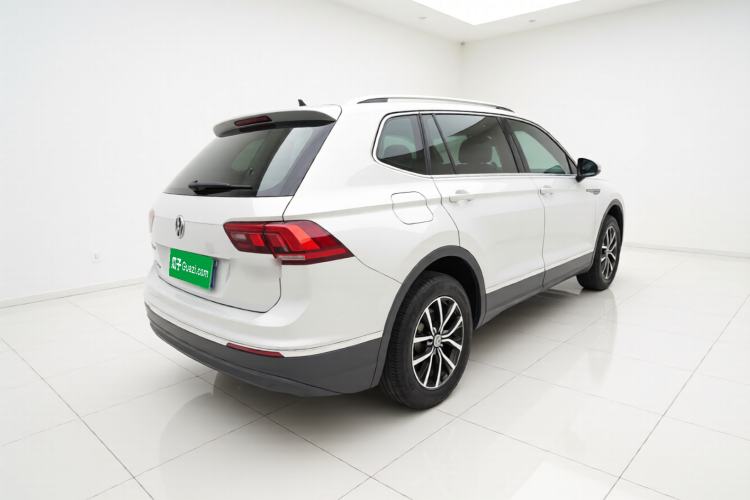 Used Volkswagen Tiguan L 2017 330TSI Automatic Two-Wheel Drive Luxury Edition Exterior 5