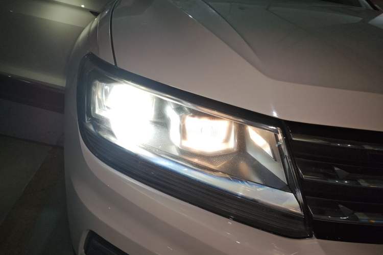 Used Volkswagen Tiguan L 2017 330TSI Automatic Two-Wheel Drive Comfort Edition Exterior 6
