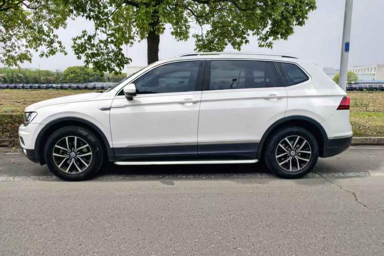 Used Volkswagen Tiguan L 2017 330TSI Automatic Two-Wheel Drive Luxury Edition Exterior 7