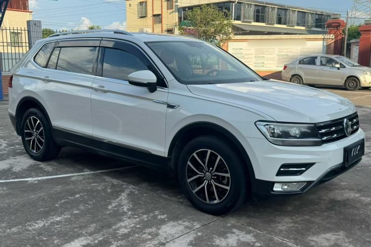 Used Volkswagen Tiguan L 2017 330TSI Automatic Two-Wheel Drive Comfort Edition Exterior 7