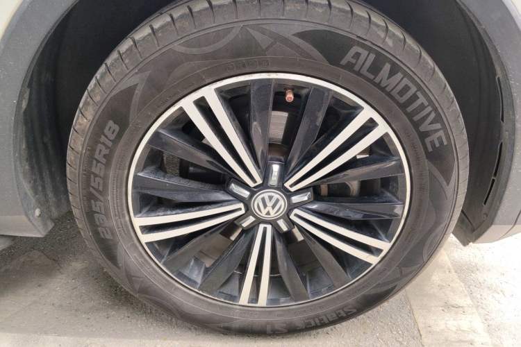 Used Volkswagen Tiguan L 2017 380TSI Automatic All-Wheel-Drive Luxury Edition Exterior 7