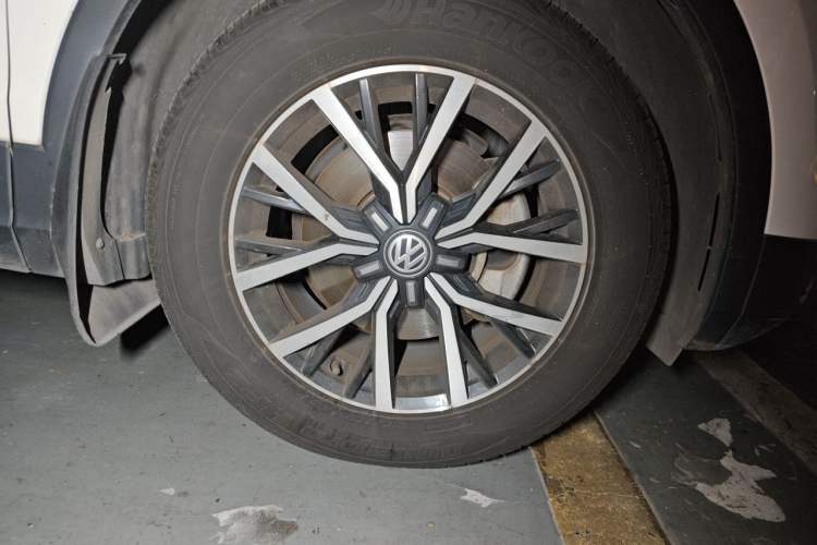 Used Volkswagen Tiguan L 2017 330TSI Automatic Two-Wheel Drive Comfort Edition Exterior 7