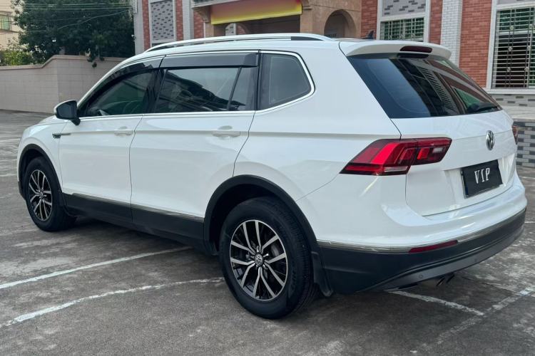Used Volkswagen Tiguan L 2017 330TSI Automatic Two-Wheel Drive Comfort Edition Exterior 8