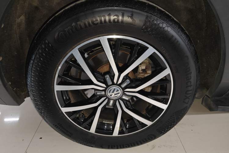 Used Volkswagen Tiguan L 2017 330TSI Automatic Two-Wheel Drive Luxury Edition Exterior 8