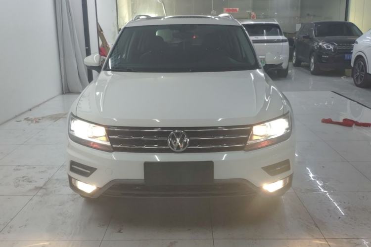 Used Volkswagen Tiguan L 2017 330TSI Automatic Two-Wheel Drive Luxury Edition Front