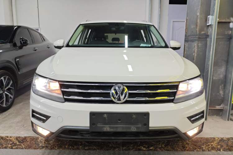 Used Volkswagen Tiguan L 2017 330TSI Automatic Two-Wheel Drive Luxury Edition Front