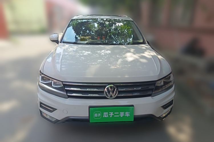 Used Volkswagen Tiguan L 2017 330TSI Automatic Two-Wheel Drive Luxury Edition Front