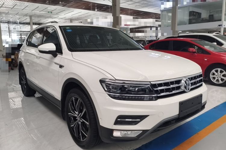Used Volkswagen Tiguan L 2017 330TSI Automatic Two-Wheel Drive Flagship Edition Front Right 45 Deg