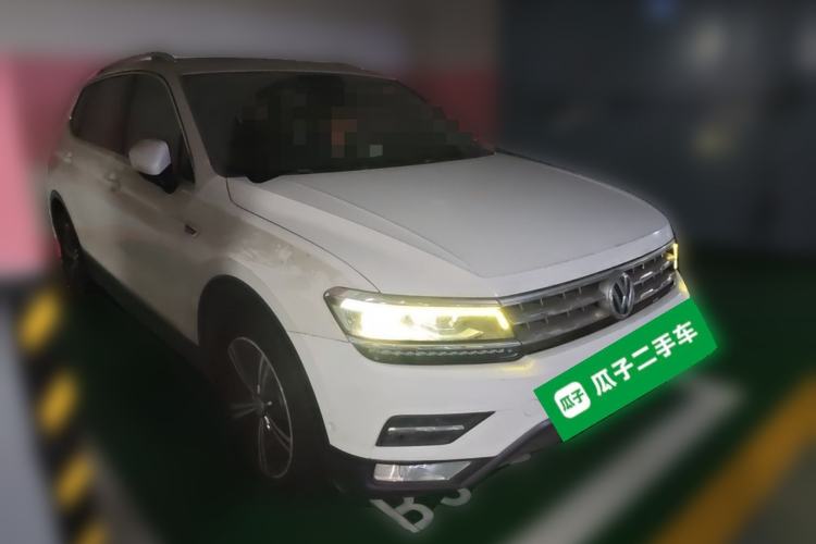 Used Volkswagen Tiguan L 2017 330TSI Automatic Two-Wheel Drive Flagship Edition Front Right 45 Deg