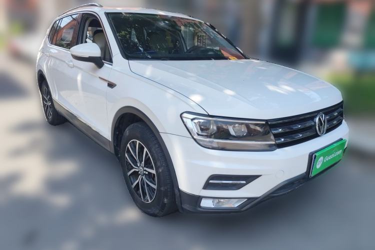 Used Volkswagen Tiguan L 2017 330TSI Automatic Two-Wheel Drive Comfort Edition Front Right 45 Deg