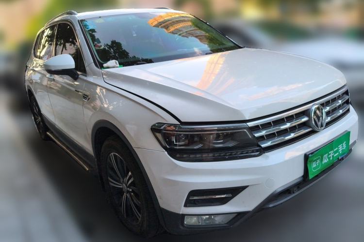 Used Volkswagen Tiguan L 2017 330TSI Automatic Two-Wheel Drive Flagship Edition Front Right 45 Deg