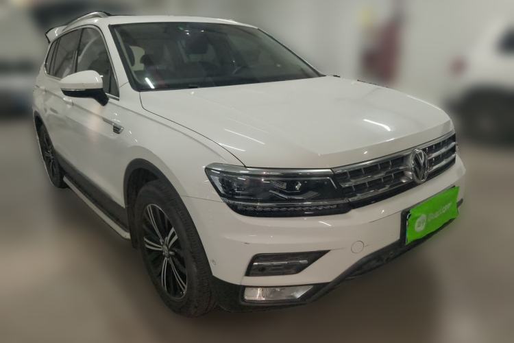 Used Volkswagen Tiguan L 2017 330TSI Automatic Two-Wheel Drive Flagship Edition Front Right 45 Deg