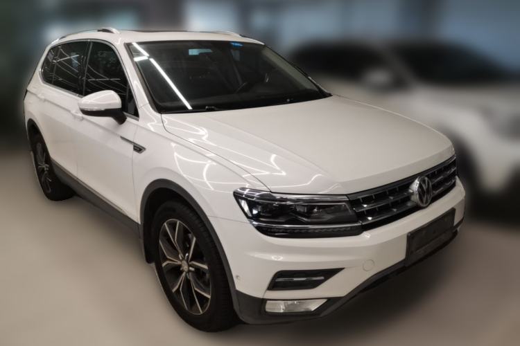 Used Volkswagen Tiguan L 2017 380TSI Automatic All-Wheel-Drive Flagship Edition Front Right 45 Deg