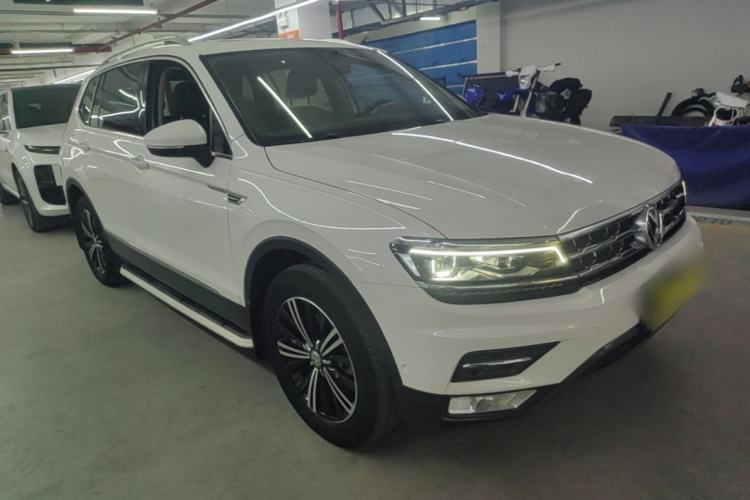 Used Volkswagen Tiguan L 2017 330TSI Automatic Two-Wheel Drive Flagship Edition Front Right 45 Deg