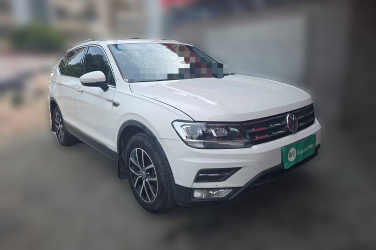 Used Volkswagen Tiguan L 2017 330TSI Automatic Two-Wheel Drive Luxury Edition Front Right 45 Deg