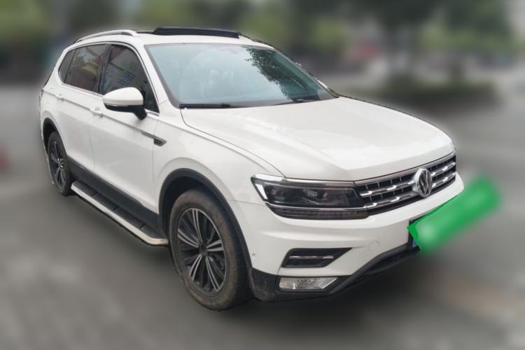 Used Volkswagen Tiguan L 2017 330TSI Automatic Two-Wheel Drive Flagship Edition Front Right 45 Deg
