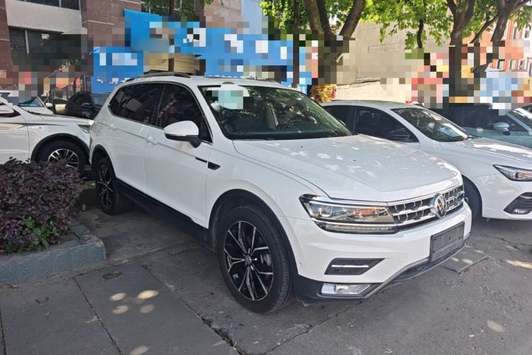 Used Volkswagen Tiguan L 2017 330TSI Automatic Two-Wheel Drive Flagship Edition Front Right 45 Deg