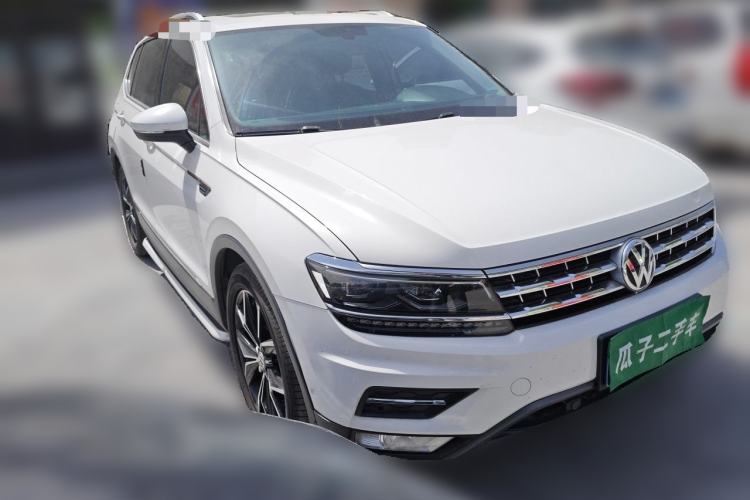 Used Volkswagen Tiguan L 2017 330TSI Automatic Two-Wheel Drive Flagship Edition Front Right 45 Deg