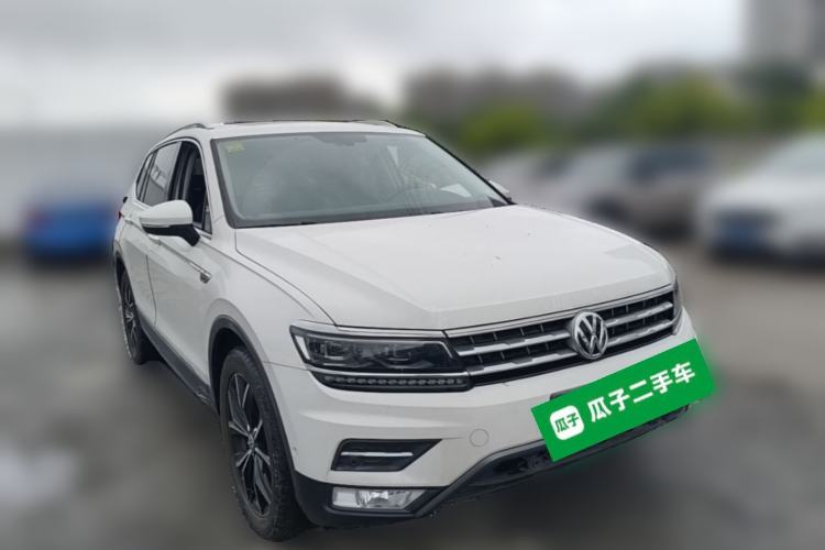 Used Volkswagen Tiguan L 2017 330TSI Automatic Two-Wheel Drive Flagship Edition Front Right 45 Deg