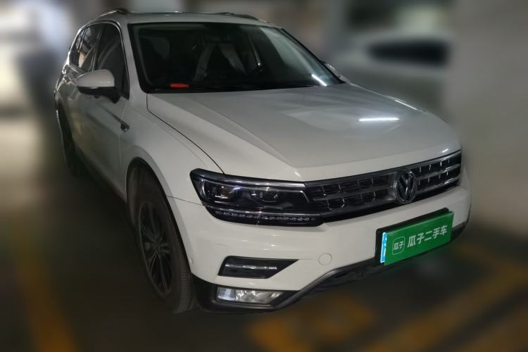 Used Volkswagen Tiguan L 2017 330TSI Automatic Two-Wheel Drive Flagship Edition Front Right 45 Deg