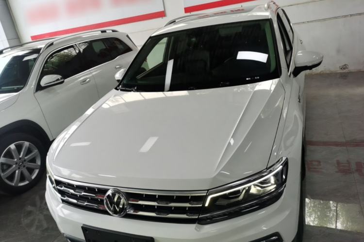 Used Volkswagen Tiguan L 2017 380TSI Automatic All-Wheel-Drive Luxury Edition Front