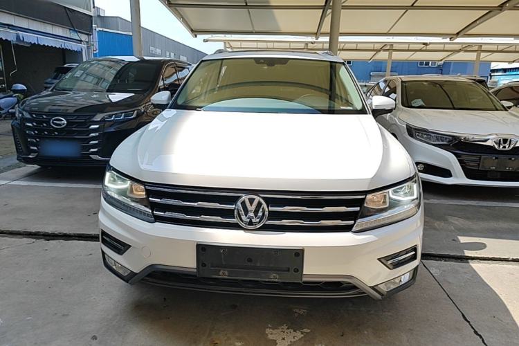 Used Volkswagen Tiguan L 2017 330TSI Automatic Two-Wheel Drive Luxury Edition Front