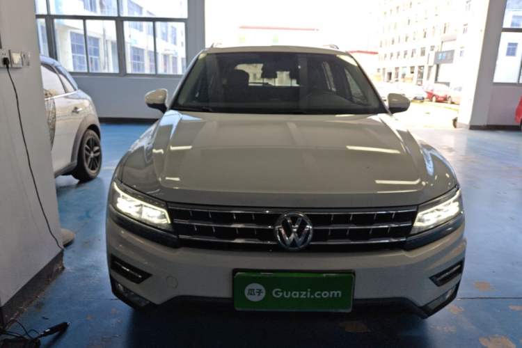 Used Volkswagen Tiguan L 2017 380TSI Automatic All-Wheel-Drive Luxury Edition Front