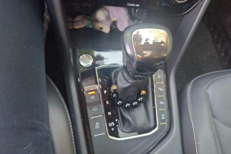 Used Volkswagen Tiguan L 2017 380TSI Automatic All-Wheel-Drive Luxury Edition Gear Lever