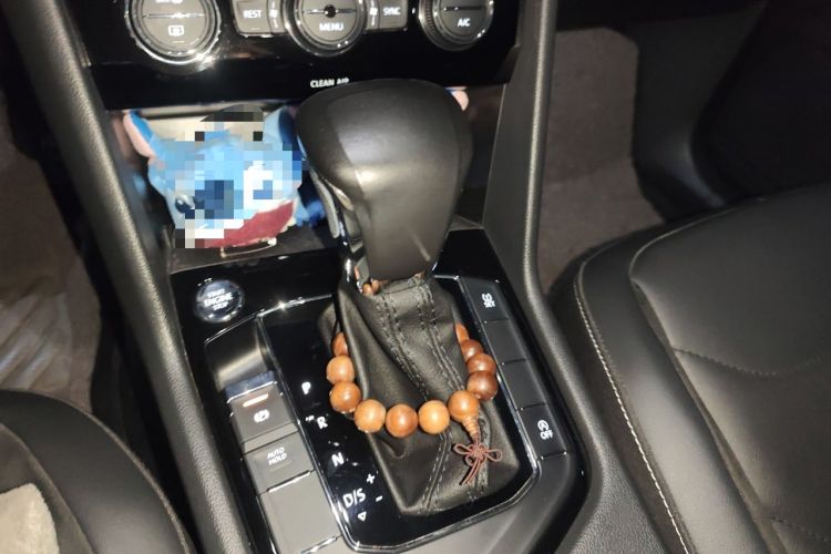 Used Volkswagen Tiguan L 2017 330TSI Automatic Two-Wheel Drive Luxury Edition Gear Lever