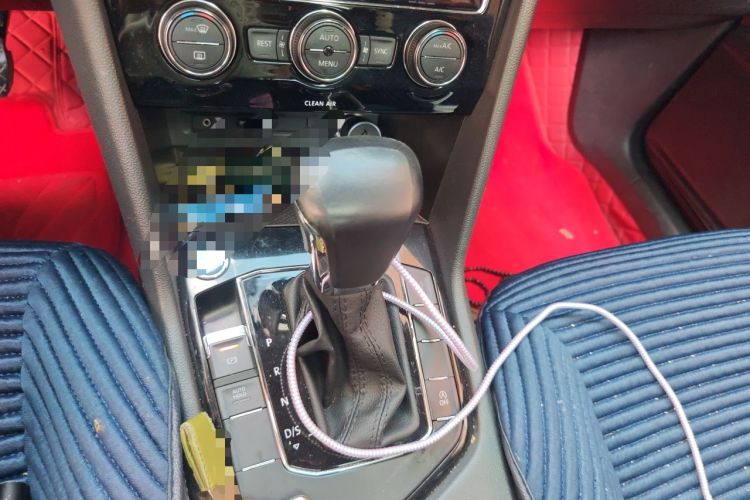 Used Volkswagen Tiguan L 2017 330TSI Automatic Two-Wheel Drive Luxury Edition Gear Lever