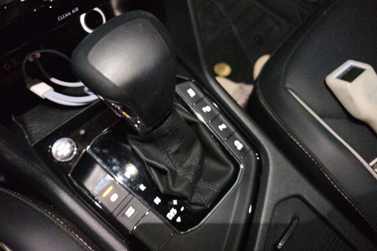 Used Volkswagen Tiguan L 2017 330TSI Automatic Two-Wheel Drive Flagship Edition Gear Lever