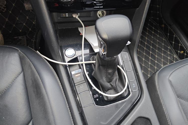 Used Volkswagen Tiguan L 2017 330TSI Automatic Two-Wheel Drive Comfort Edition Gear Lever